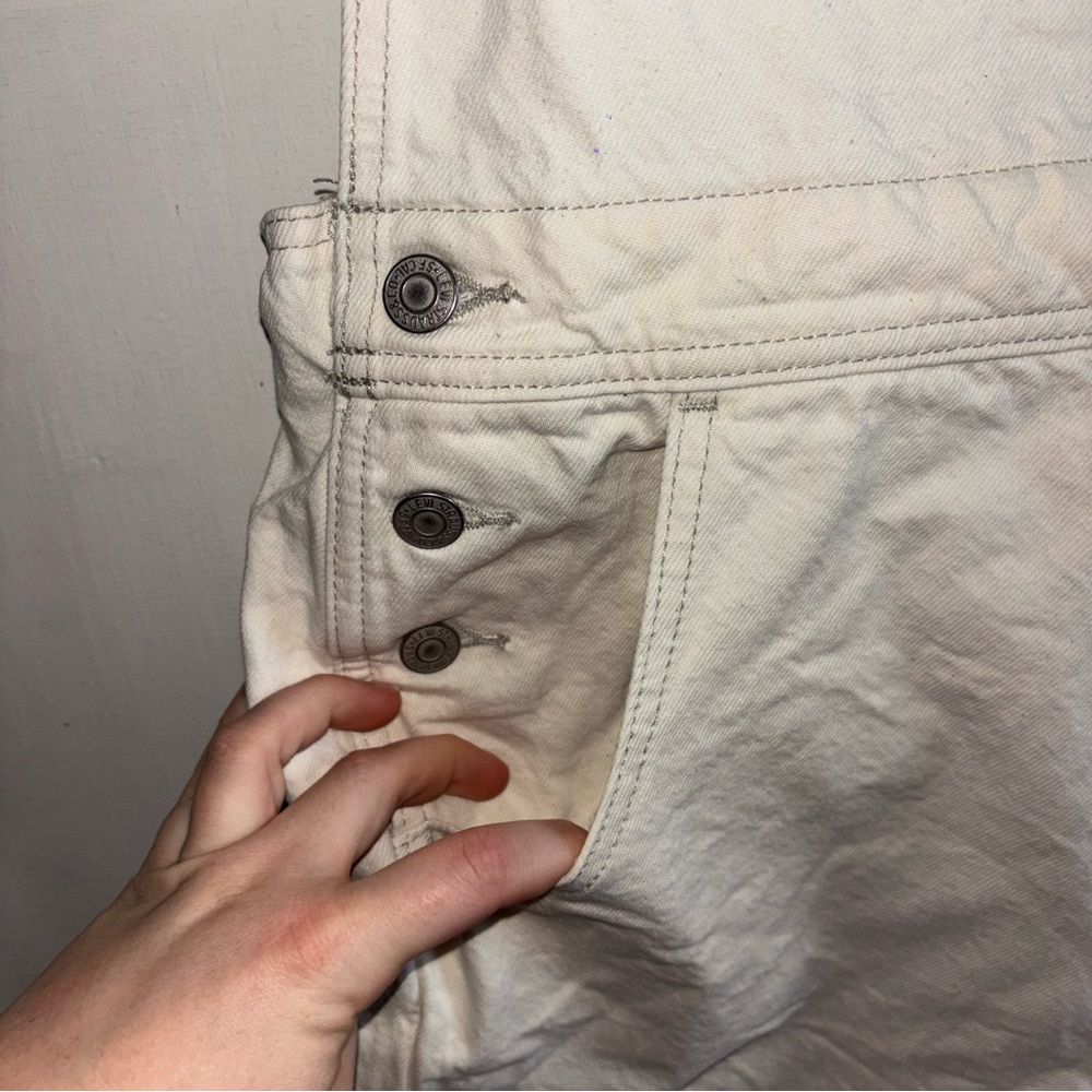 Levi’s White Utility Shorts Overalls Size Medium - Picture 6 of 14